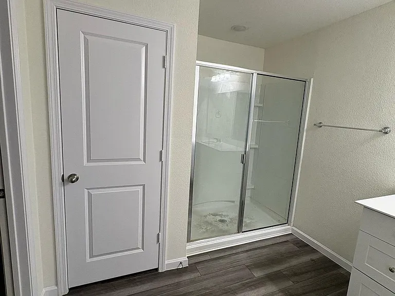 408 Forest St — Photo 13