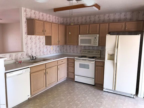 4th image of 20749 N 106th Ave