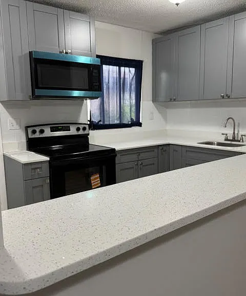 322 SW 2nd St #3 — Photo 6