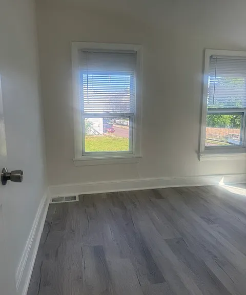305 N Franklin St — Photo 12