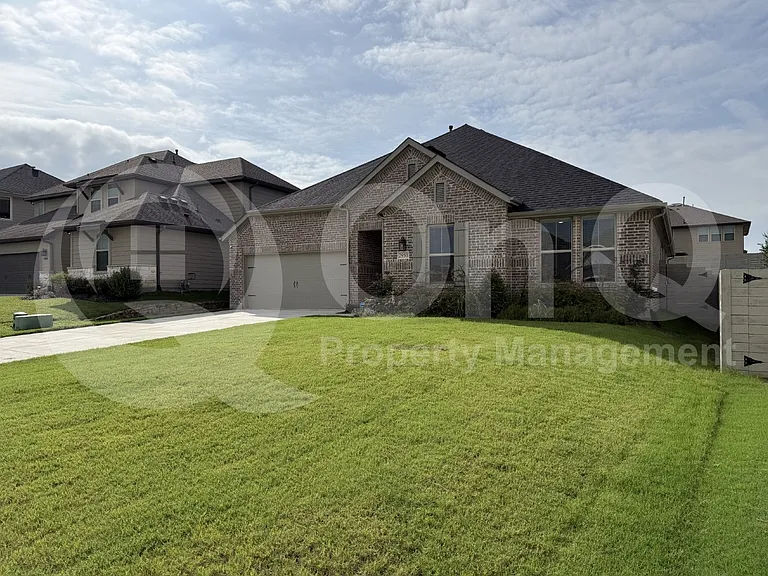 2950 Frederick Dr — Photo 3