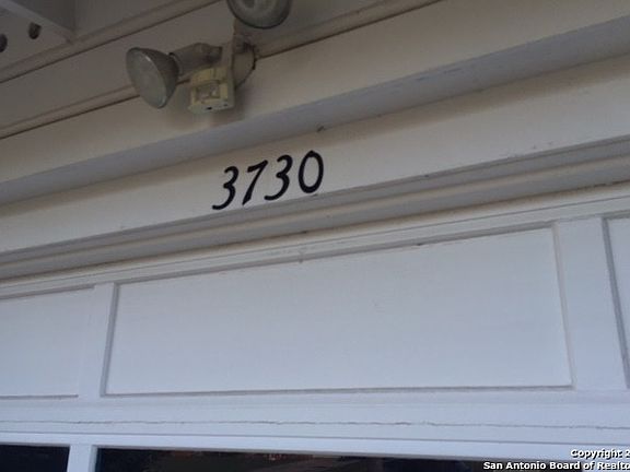 2nd image of 3730 Oak Trail Dr