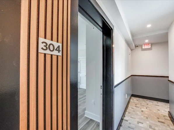 237 Washington Street image 19 of 34