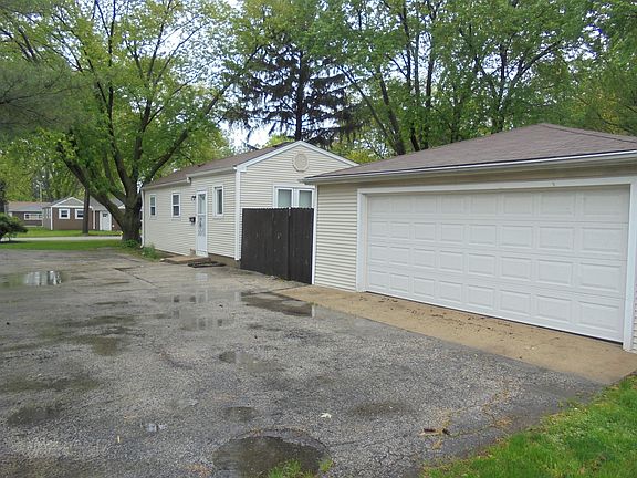 2nd image of 3101 La Porte Ave