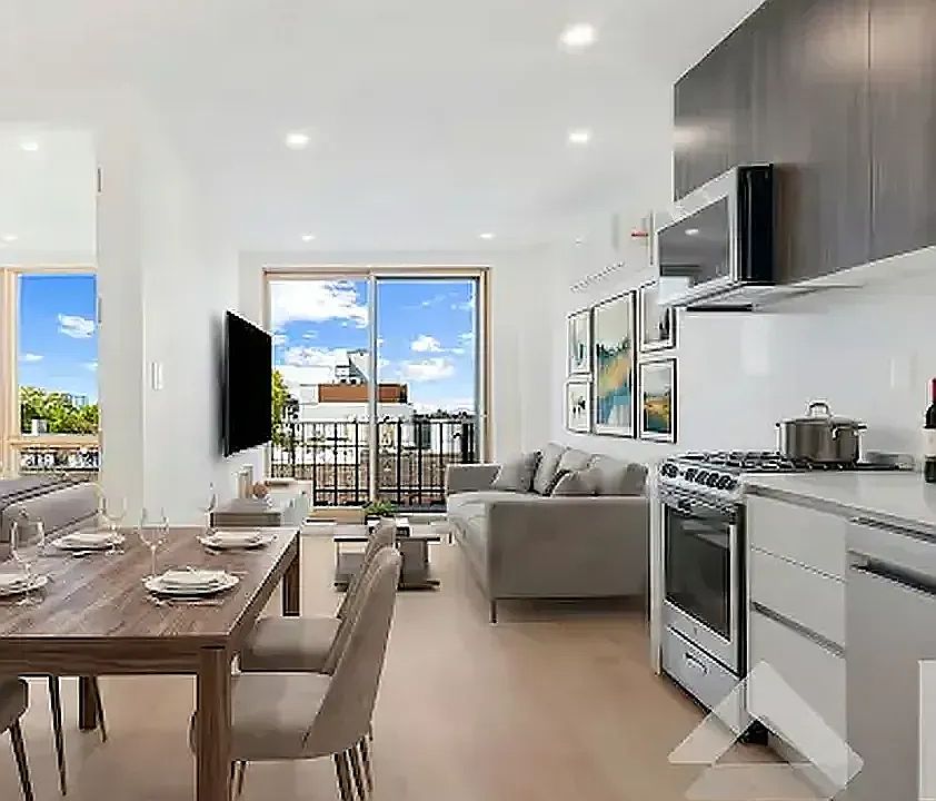 1st image of 3216 Glenwood Rd #4D
