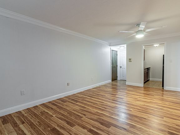 4th image of 5410 Wellesley Ave APT 2