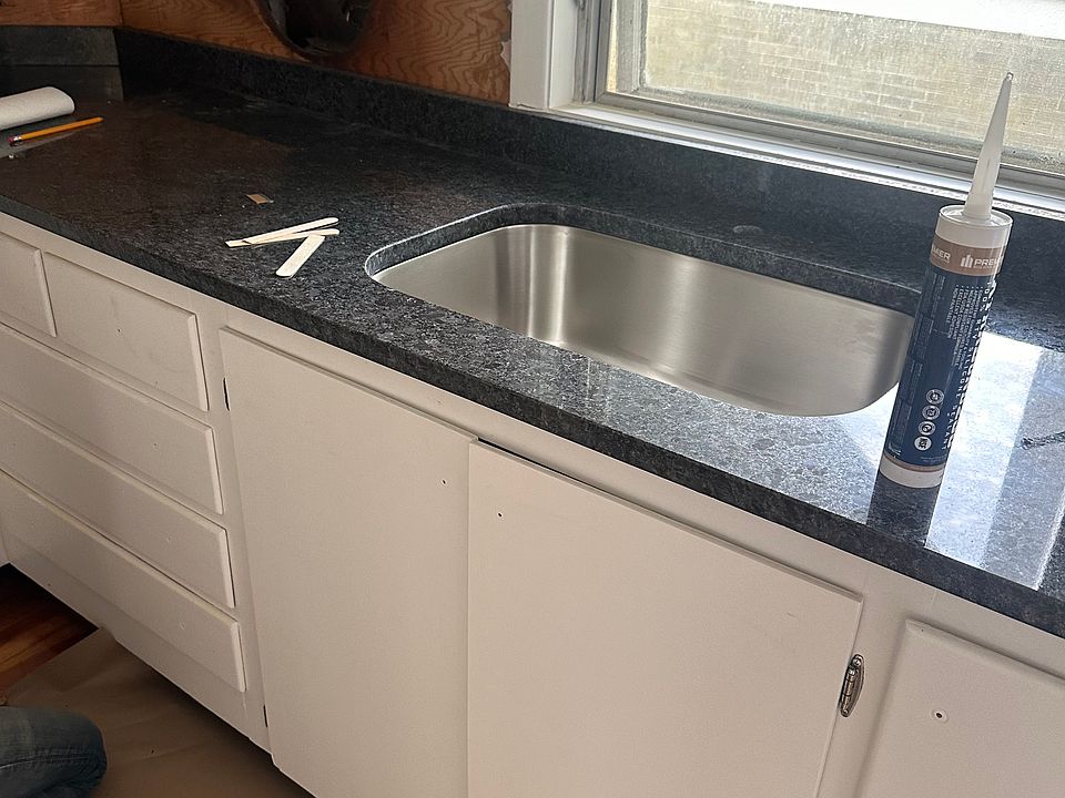 2nd image of 226 Conduit St APT 2