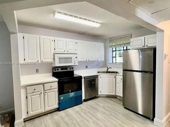 1258 S Military Trl APT 813, Deerfield Beach, FL 33442