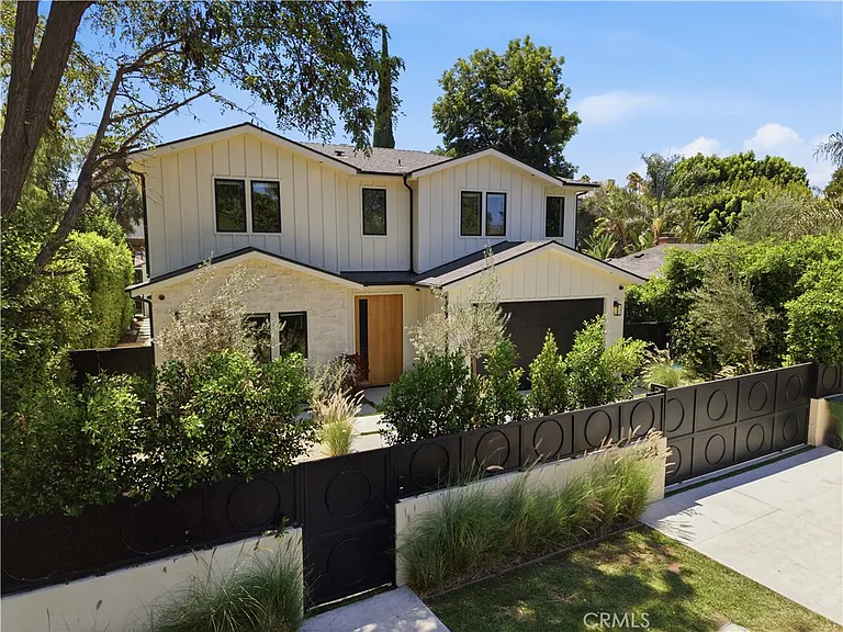 13944 Valleyheart Dr — Photo 33