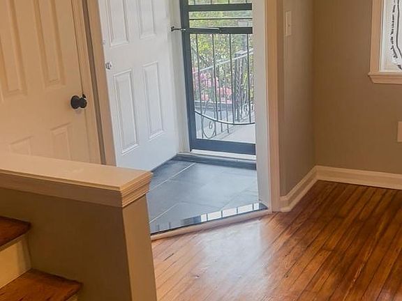 2nd image of 224 W Duncannon Ave