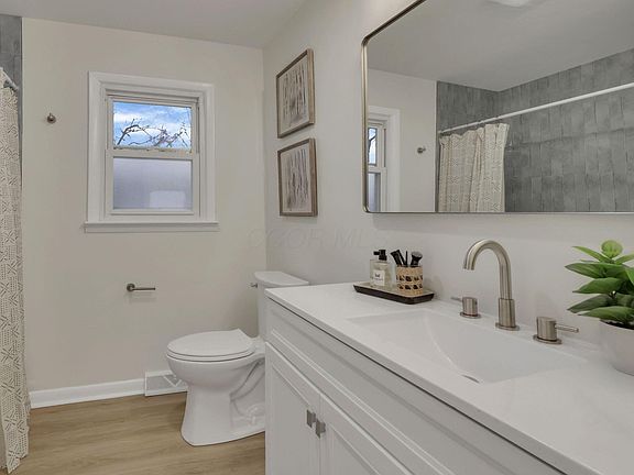 3rd image of 115 Hill Rd S