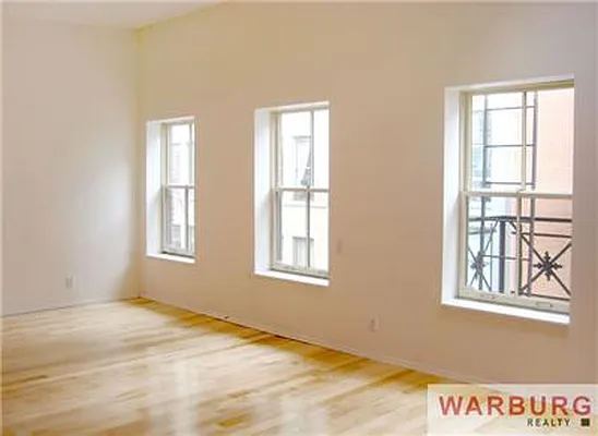 Rented by Warburg | media 6