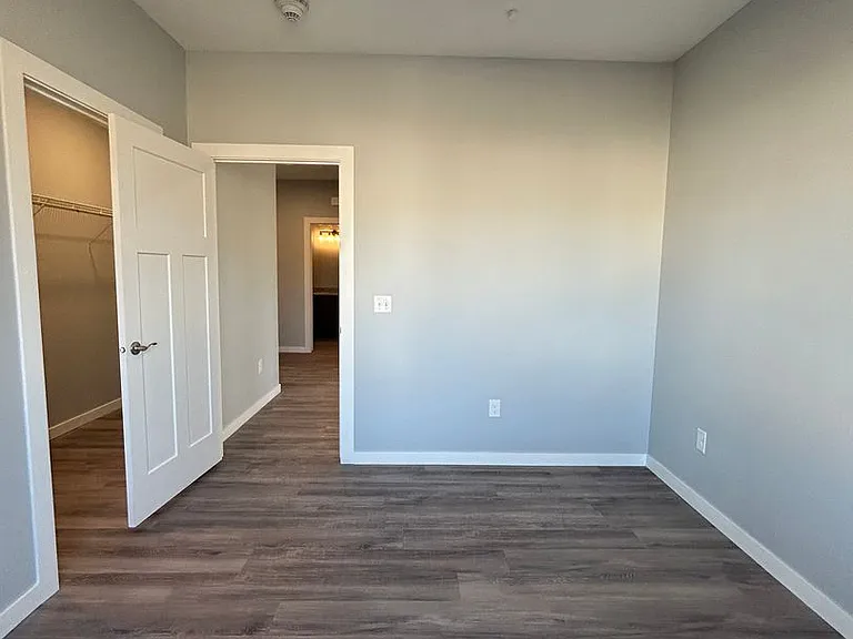 2724 Silver St — Photo 112