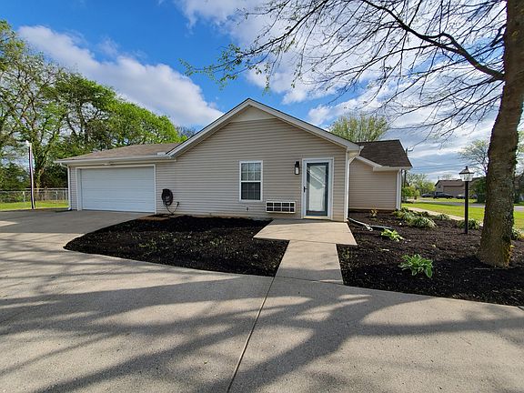 4th image of 205 Gateway Dr