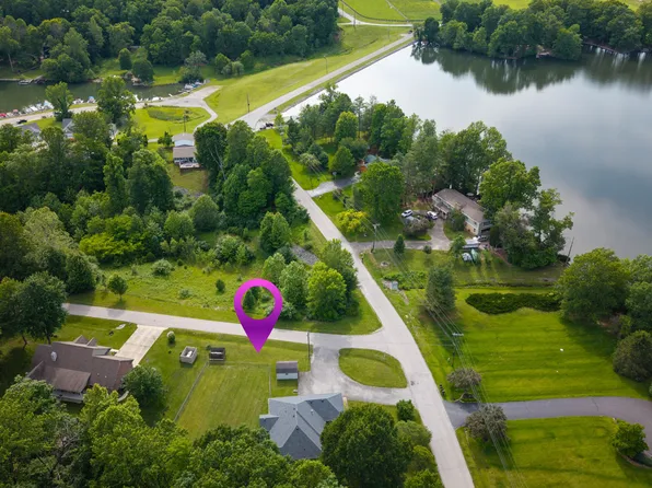 4231 E Lakeview Dr, Martinsville, IN 46151