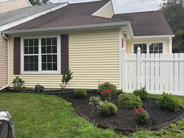 310 Woods Edge Pl — Photo 1