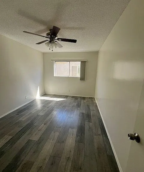 4014 Stevely Ave. — Photo 27