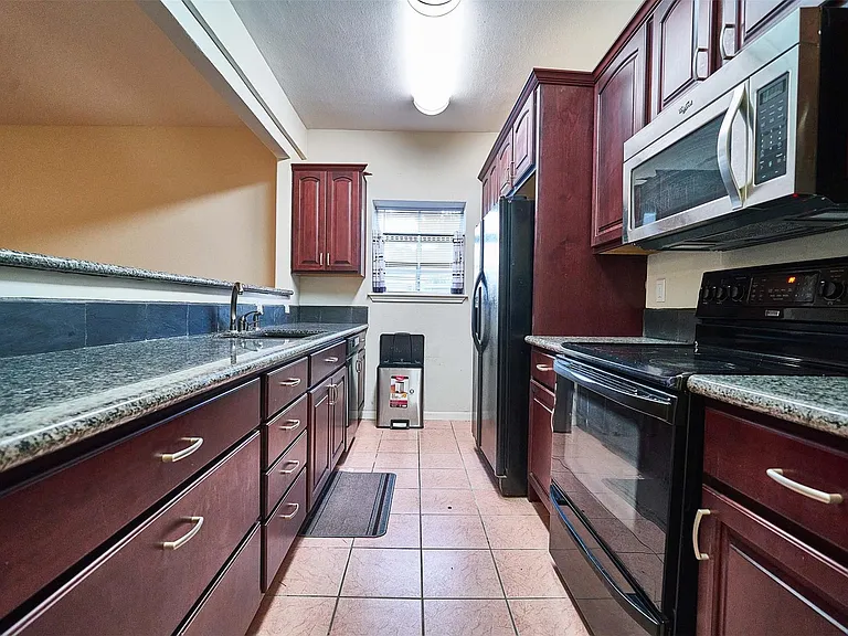 2816 Holly Hall St — Photo 6