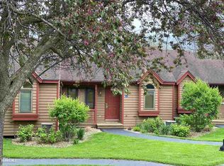 24 Oak Glen Dr, Galena, IL 61036