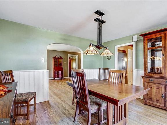 5th image of 916 Harper Ave