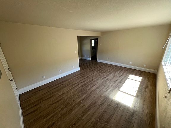 3rd image of 964-974 Dolores Dr #974-B