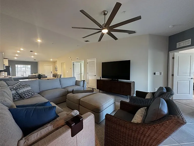 14241 Heritage Landing Blvd #1821 — Photo 7