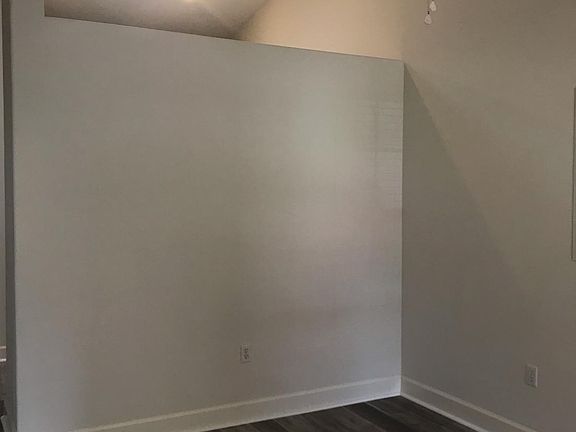 5th image of 40 Golf Villa Dr