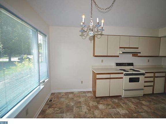 5th image of 304 Knoll Way #O304