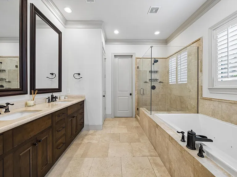 1521 Oakdale St — Photo 26