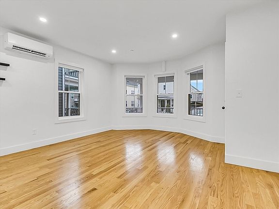5th image of 3 Wisteria St Unit 2
