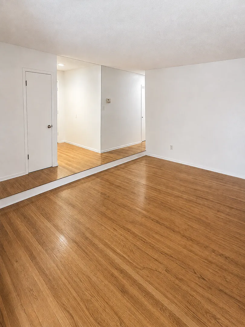 Charming 3-Bedroom Home with Oversized Backyard — Photo 3