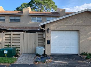 918 Park Lake Cir, Maitland, FL 32751
