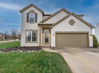 602 Andover Cir, Broadview Heights, OH
