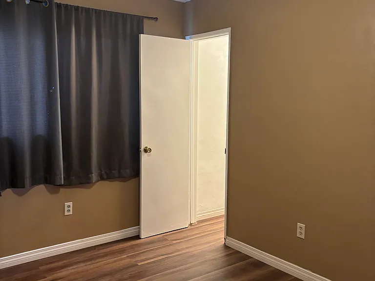 6829 Flora Ave #E — Photo 19