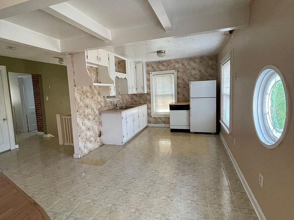 1st image of 459 Broadway Ave #Up