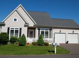 305 Beckenham Ln, Windsor, CT 06095