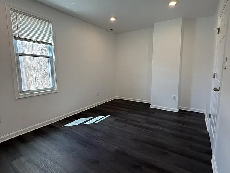 1262 S Broad St — Photo 10
