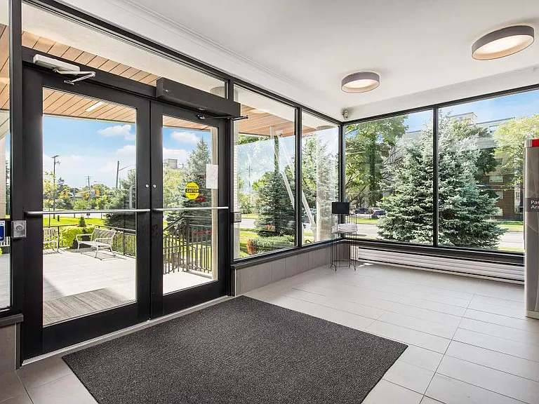 77 Parkwoods Village Dr — Photo 12