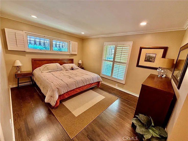 800 N Richman Ave — Photo 12