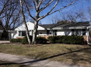 W56N733 Meadow Ln, Cedarburg, WI 53012