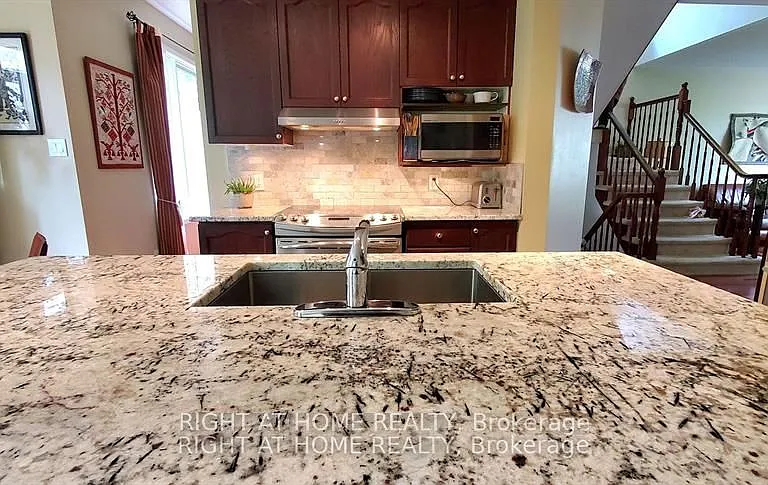 142 Windhurst Dr — Photo 18