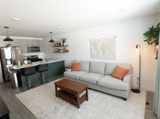913 E Flotsam Way, Saratoga Springs, UT 84045