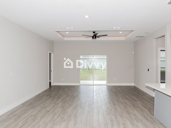 3rd image of 392 Camellia Ct