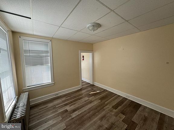 4th image of 612 Locust St
