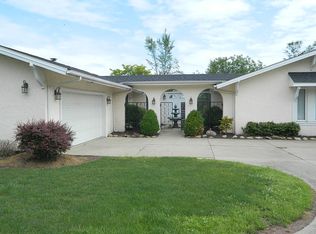 941 Rockside Rd, Seven Hills, OH 44131