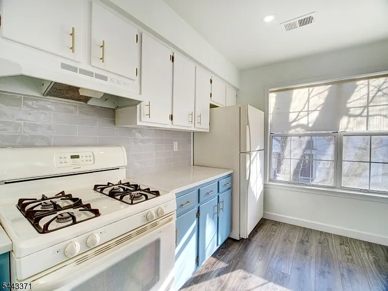 142 Harvest Ln — Photo 5