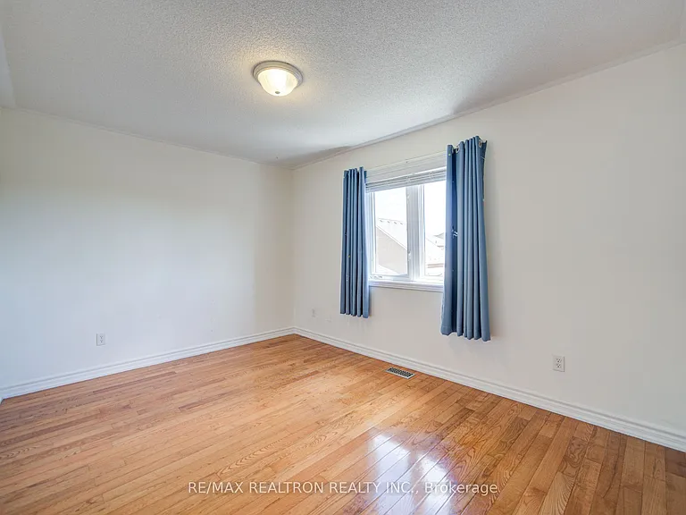 2365 Bur Oak Ave — Photo 13
