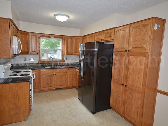 5th image of 518 Lamont St