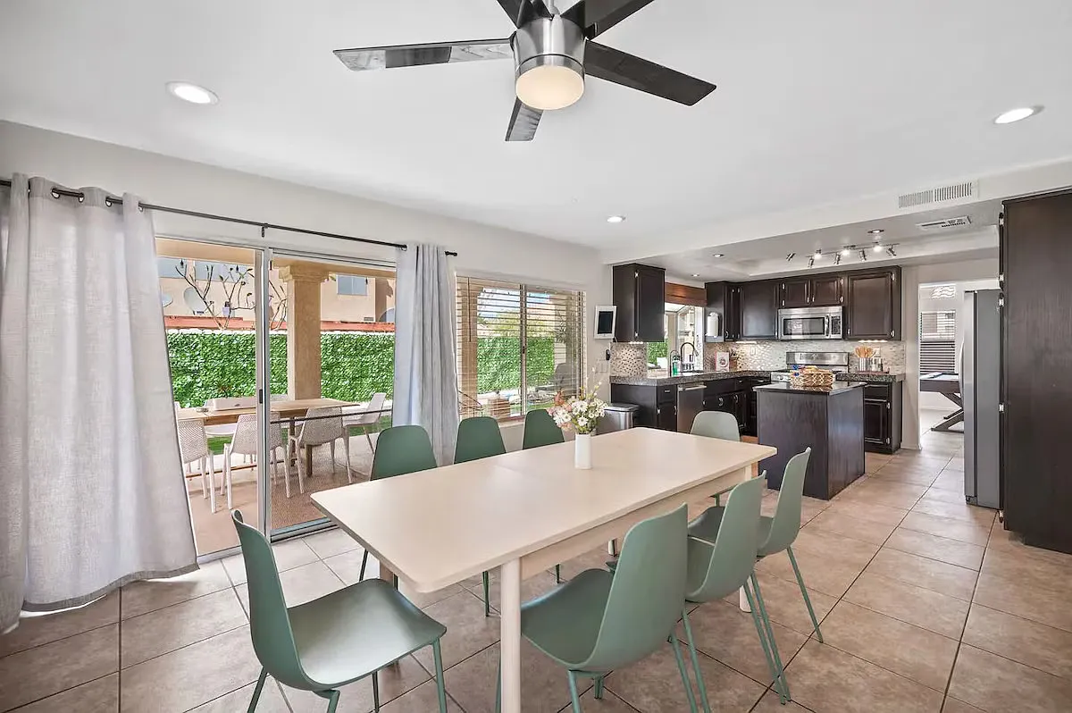4 bed, 1950 sqft, $4,450 — Photo 3