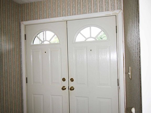2nd image of 507 Spring Dr
